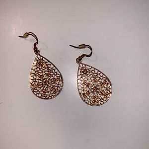 teardrop gold dangle earrings